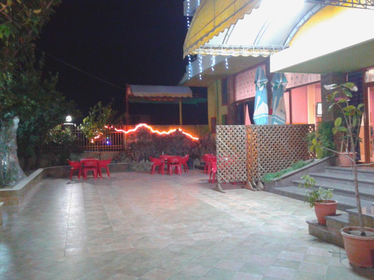 Hotel Gjeli Fier Esterno foto